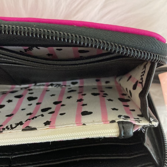 Betsey Johnson wallet NWT - Picture 4 of 5